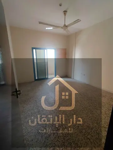 فرصة ذهبية للإيجار شقة ثلاث غرف وصاله منطقه الشويهين موقع حيوي وقريب من جميع الخدمات