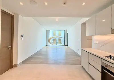 Lagoon View | Race Course View | High Floor