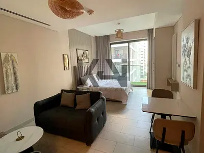Furnished | High Floor | Pool & Community View