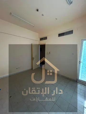 استديو للإيجار السنوي في النباعة | مطبخ منفصل | تكييف مركزي | مرونة في الدفع