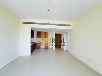 Unfurnished luxurious 1bhk apartment available in uptown with 1 bathroom