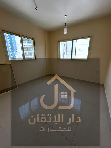 A wonderful opportunity for rent: 2 bedroom apartment in Al Musalla area, central air conditioning Spacious