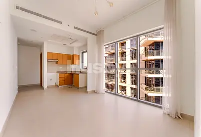 Vacant | High Floor | Partial Canal View