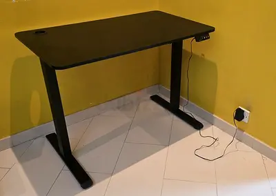 Electric height-adjustable standing desk - black, good condition
