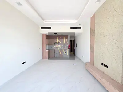 استوديو برايت | سيلفر بارك ريزيدنسي | الوصول إلى الشرفة والمسبح