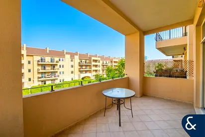 One Bed I Corner Unit I Courtyard View