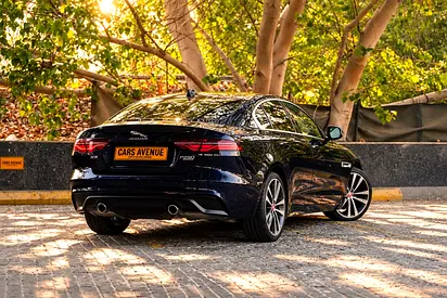 صورة 3 لـ 2020 Jaguar XE