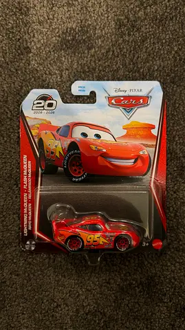 Disney Pixar Cars Lightning McQueen die-cast car