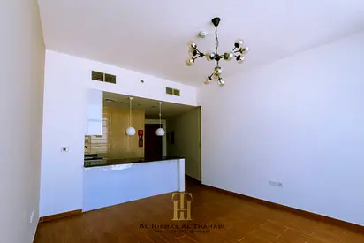 استوديو مشرق | JVT Al Jawhara | إطلالات على المسبح والمدينة