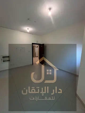 غرفة وصالة أول ساكن للإيجار السنوي في البوطينة | بلكونة | مساحة واسعة | 4 أو 6 دفعات