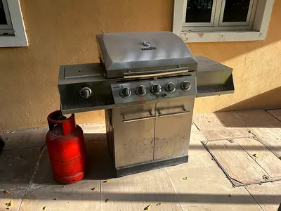 Char Broill 5 burner gas BBQ with gas cylinder