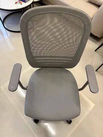 Silver Office Chair – Great Condition