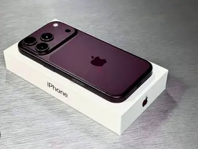 Apple iphone 18Pro 256GB Burgandy Box piece