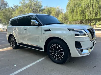 Nissan Patrol LE Platinum City 2023 | GCC Specs | Low Mileage