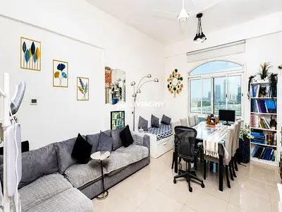 SPACIOUS 1 BR | VACANT ON TRANSFER | NEXT TO MALL