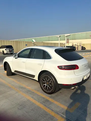 2018 Porsche MACAN photo 3