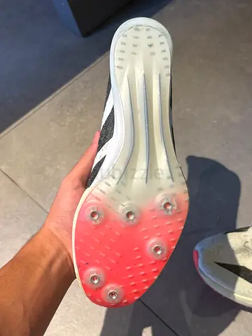 Track spikes size 42