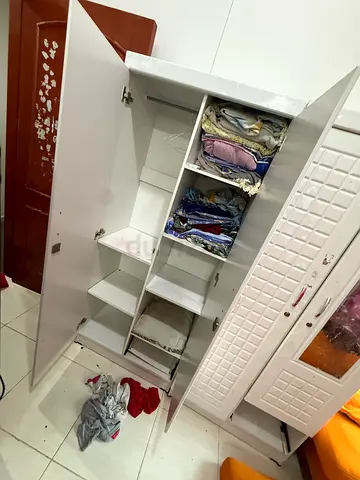 White 2-Door Wardrobe with Shelves and Mirror