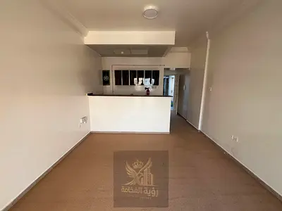 استوديو للإيجار في المجرّة مع بلكونة ومطبخ أمريكي وباركن ترابي