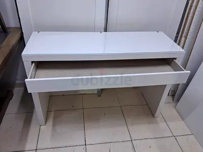White 2-Drawer Cabinet / Sideboard in Good Condition