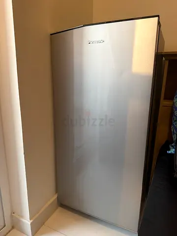 Compact single-door refrigerator - Perfect Condition