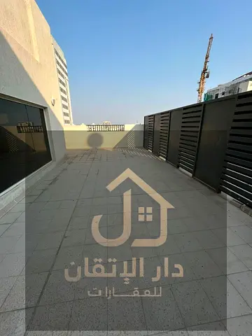Spacious 2 Bedroom Penthouse for Rent in Al Qulaya | Central AC & Built-in Wardrobes