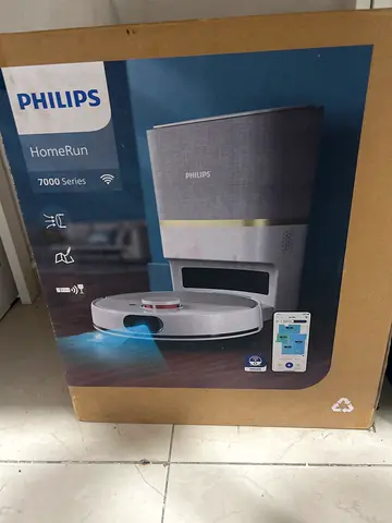 Philips HomeRun 7000 Robot Vacuum (new in box)