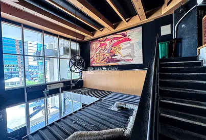 COMMERCIAL SPOT | OUTDOOR SEATS | RETAIL SHOP