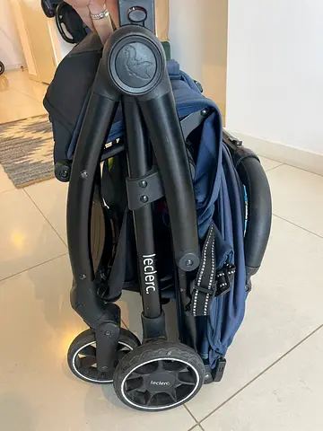 Compact fold Leclerc stroller - foldable in one go, fit for plane,6 kilos and in excellent condition