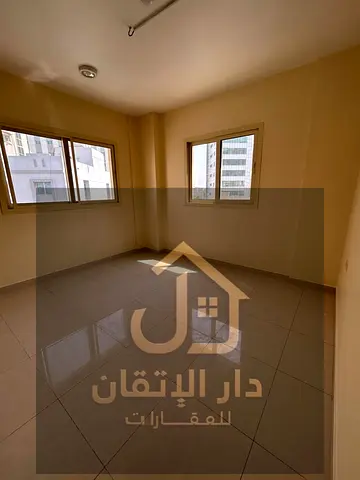 A wonderful opportunity for rent: 2 bedroom apartment in Al Musalla area, central air conditioning Spacious