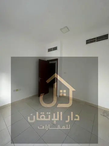 *غرفة وصالة للإيجار السنوي منطقة النباعة - 24,000 درهم*