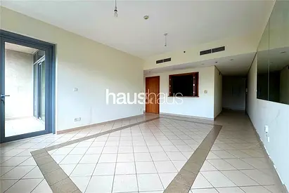 Vacant | Low Floor | Powder Room | Large Layout