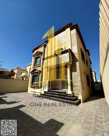 🏡 فيلا للبيع في الروضة 1 – عجمان 📍 موقع مميز وقريب من جميع الخدمات وشارع الشيخ عمار بن حميد ✨ واجهة حجر أنيقة 🏢 طابقان تتكون الفيلا من: 🔹 6 غرف نو