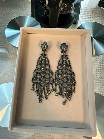 Earings