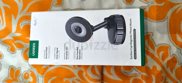 UGREEN Magnetic Suction Cup Car Phone Mount (New in Box)