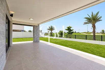 فيلا سينجل رو | مباشرة على ملعب الجولف | تصميم مميز