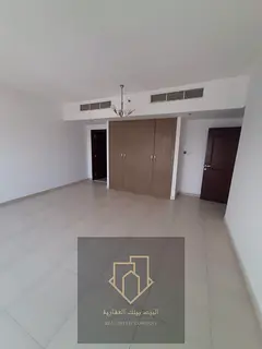 • Spacious and comfortable • Central air conditioning • Balcony • Wall cabinets • Free par