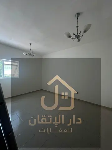 غرفة وصالة للإيجار السنوي في القليعة | بدون رسوم | تكييف مركزي | 4 دفعات