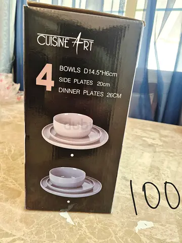 Stoneware cuisine Art 4-Piece Dinner Set (Bowls, Side Plates, Dinner Plates) - New in Box