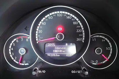 2015 Volkswagen BEETLE — миниатюра 16