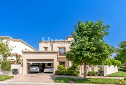 Overlooking Pool | Unfurnished | Vacant