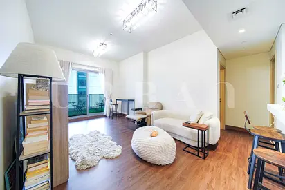Fully Furnished | Elegant Flooring | Large layout