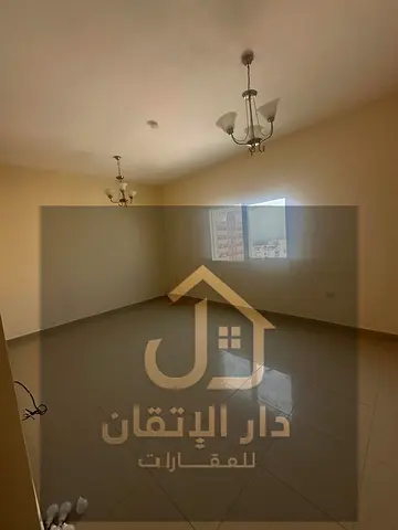 فرصة ذهبية للإيجار شقة غرفتين وصاله منطقه البوطينه مساحة واسعة موقع مميز تكييف مركزي