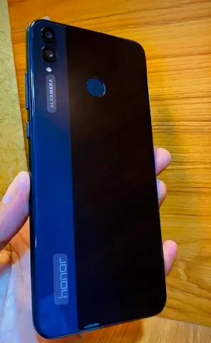 Honor smartphone - good condition, dual camera, fingerprint sensor
