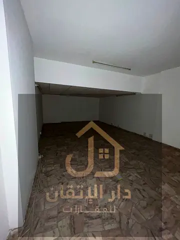 فرصة ذهبية للإيجار محل منطقه القاسمية موقع حيوي وقريب من جميع الخدمات
