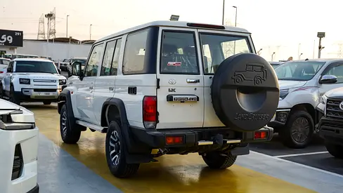 2026 Toyota LAND CRUISER 70 SERIES — миниатюра 7