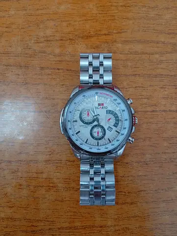 Silver Ticarto men's chronograph wristwatch with metal bracelet