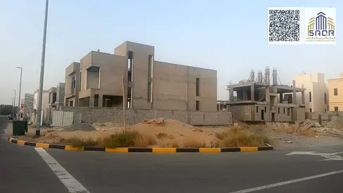 Ajman – a prime location in Al Rqaib 2, a quiet, upscale area designated for UAE nationals. Peaceful atmosphere | High level of privacy |