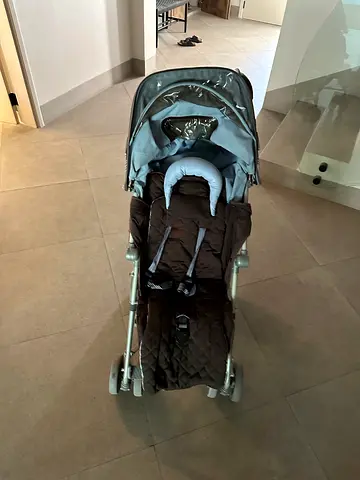 Lightweight Maclaren Techno XLR baby stroller / pram - good condition with accessories