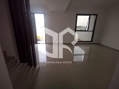 Own your townhouse in Bensama now, featuring 4 spacious bedrooms, with freehold ownership for Arabs! 🏡